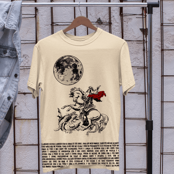 Camiseta bege São Jorge e oração