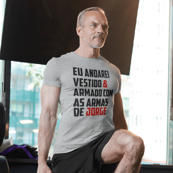 Camiseta cinza Vestido com as armas de São Jorge