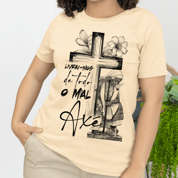 Camiseta Livrai-nos do mal Preta Velha