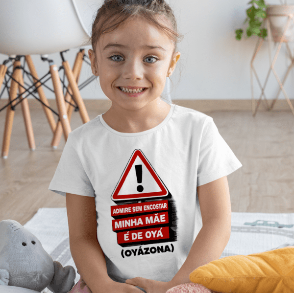 Camiseta infantil Minha mãe é de Oyá