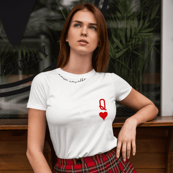 Camiseta Maria Navalha rainha de copas