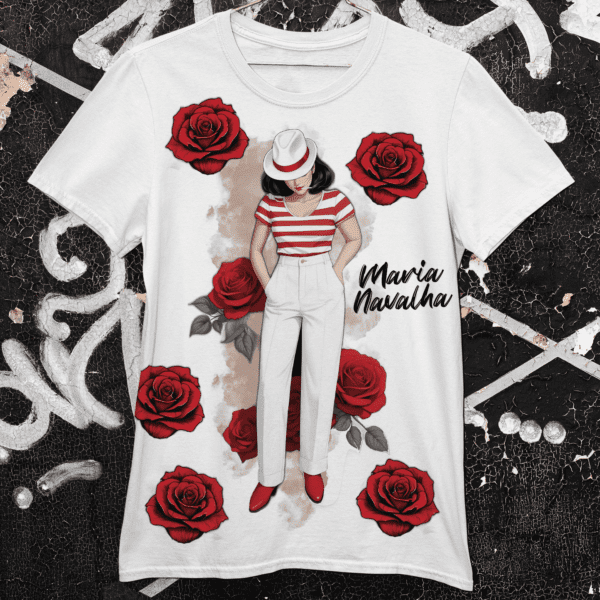 Camiseta Maria Navalha com flores