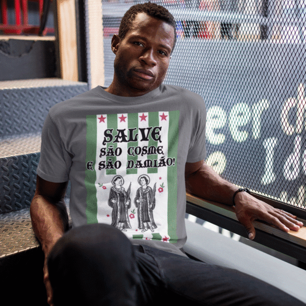 Camiseta Cosme e Damião saco de doces cinza