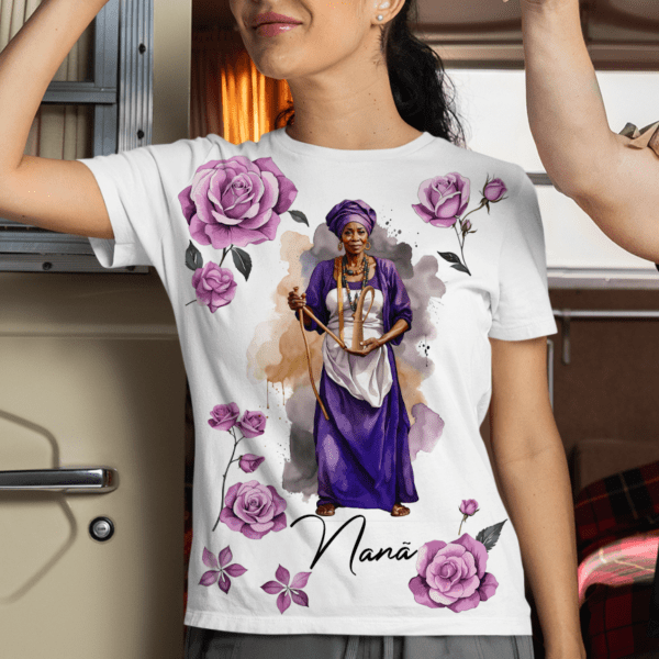 Camiseta Nanã e rosas