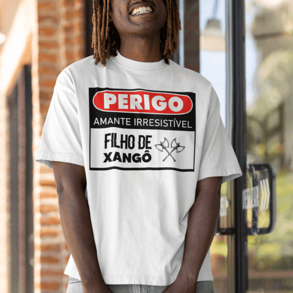 Camiseta Perigo filho de Xangô