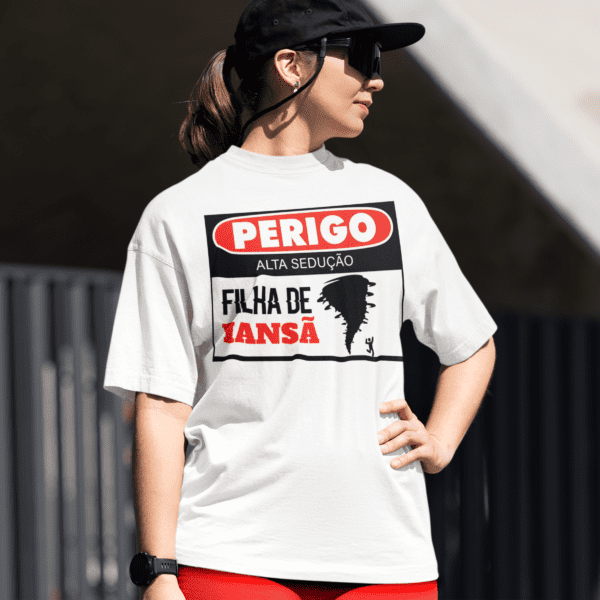 Camiseta Filha de Iansã Perigo