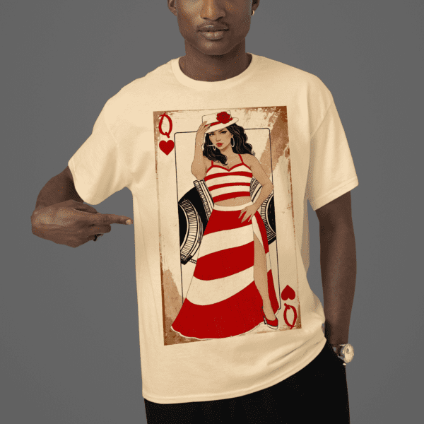 Camiseta Maria Navalha rainha de copas