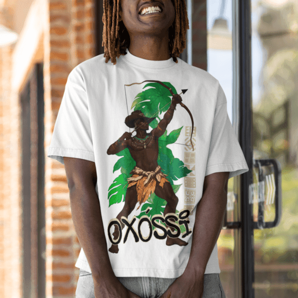 Camiseta Oxóssi atirando pro alto