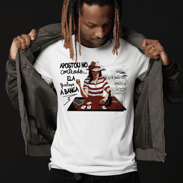 Camiseta Maria Navalha no carteado