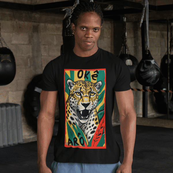 Camiseta Oxóssi onça colorida preta