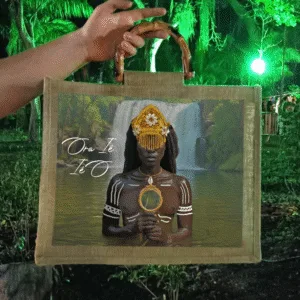 Bolsa Oxum com Alça de Bambu