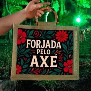 Bolsa Forjada no axé com alça de bambu