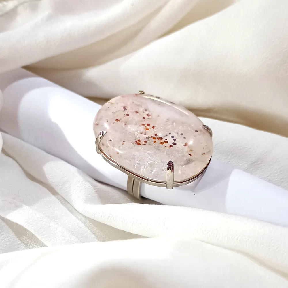 1- Anel Pedra Transparente com Inclusões Vermelhas