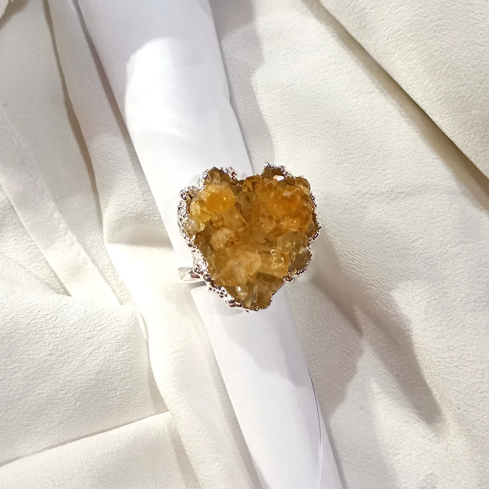 1- Anel Drusa de Citrino Natural em Formato de Coração – Banhado a Prata