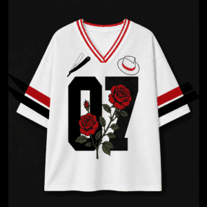 Camiseta oversized Maria Navalha estilo futebol