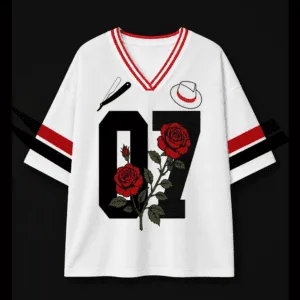 Camiseta oversized Maria Navalha estilo futebol